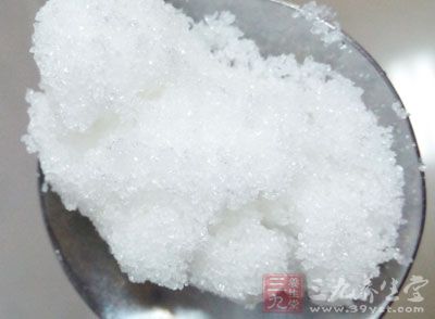 小碗中放入水、澱粉、糖、鹽、蒸魚豉油、蚝油調成碗汁
