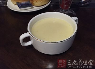 夏天也是易使人出現食欲不振的症狀，這時也是可以適量食用此湯