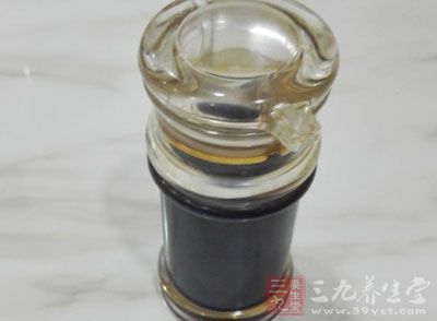 紅薯2塊、白糖70克、醋1勺、油500ml