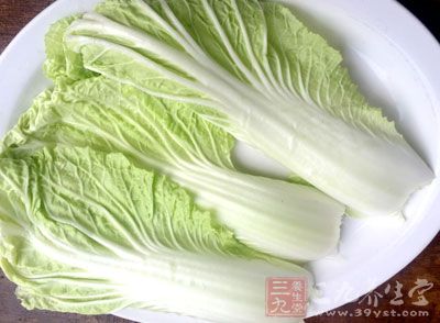 牛奶50ml,白菜250g,食用油、鹽、水澱粉各適量 牛奶50ml,白菜250g,食用油、鹽、水澱粉各適量