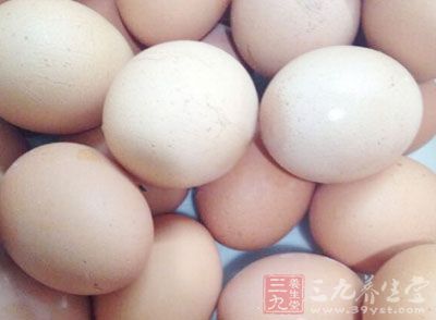 鴨肉150克,炸薯片50克,鹽2克,蘇打粉0克,雞蛋50克 鴨肉150克,炸薯片50克,鹽2克,蘇打粉0克,雞蛋50克