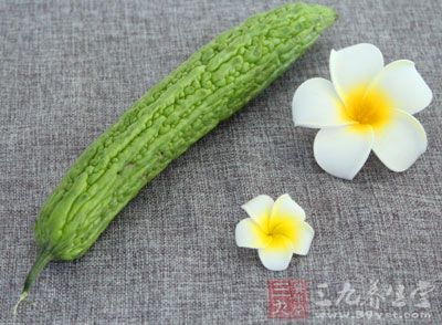 苦瓜,番茄,黑木耳,雞湯 苦瓜,番茄,黑木耳,雞湯