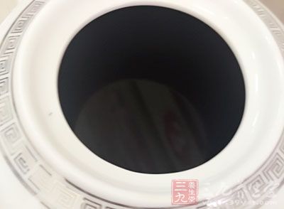 苦菊、熟花生米、糖、陳醋、少量鹽