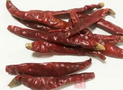 小火煸炒干辣椒花銷 小火煸炒干辣椒花銷