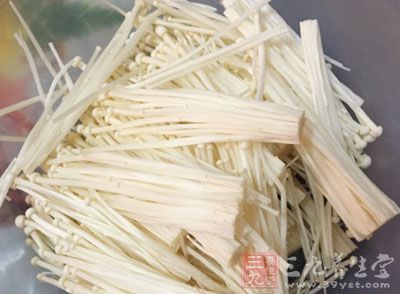 香葉,草果,燈籠椒,麻椒,百葉,毛肚,午餐火腿,千張,凍豆腐,金針菇 香葉,草果,燈籠椒,麻椒,百葉,毛肚,午餐火腿,千張,凍豆腐,金針菇