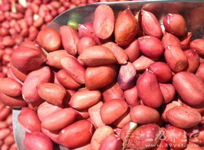 花生米120克,當歸3克,鹽適量 花生米120克,當歸3克,鹽適量
