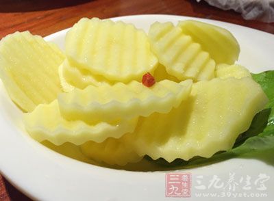 土豆1個，西紅柿1個，雞蛋2個