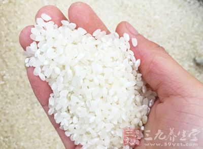 毛豆小半碗,鹽漬櫻花一小把,米一杯半(一杯160ml),鹽 毛豆小半碗,鹽漬櫻花一小把,米一杯半(一杯160ml),鹽