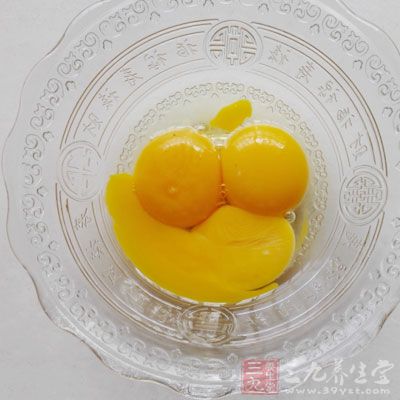 加入雞蛋攪勻 加入雞蛋攪勻