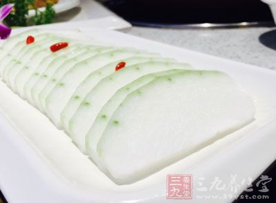 放入冬瓜,繼續煮二十分鐘,加鹽調味即可 放入冬瓜,繼續煮二十分鐘,加鹽調味即可
