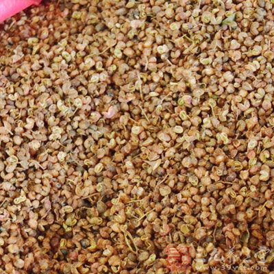 10個鴨蛋、150g鹽、50ml白酒、1000ml水、茴香、花椒 10個鴨蛋、150g鹽、50ml白酒、1000ml水、茴香、花椒