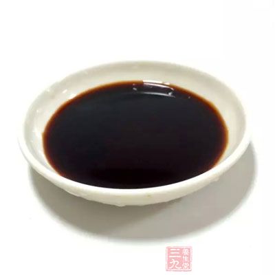 白玉苦瓜1條，蒜末5粒，辣椒片1條，白酸梅5粒，醬油1/2杯