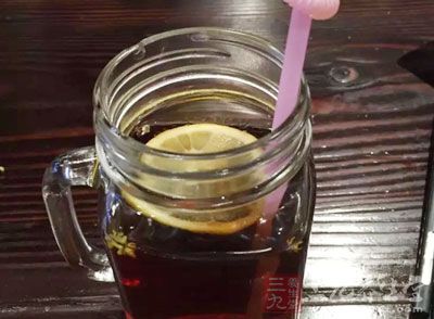 酸梅湯是夏天很受歡迎的一種飲料 酸梅湯是夏天很受歡迎的一種飲料