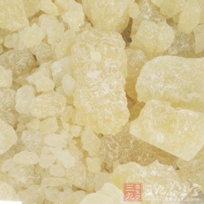 再根據個人口味加入適量的冰糖,煮5到10分鐘即可 再根據個人口味加入適量的冰糖,煮5到10分鐘即可