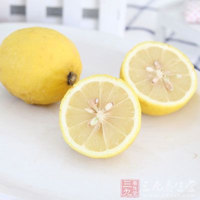山楂不宜於海鮮、人參、檸檬同食 山楂不宜於海鮮、人參、檸檬同食