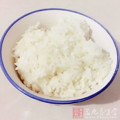 煮熟白米飯,柴魚片,醬油適量,山葵醬,煎茶,海苔絲適量 煮熟白米飯,柴魚片,醬油適量,山葵醬,煎茶,海苔絲適量