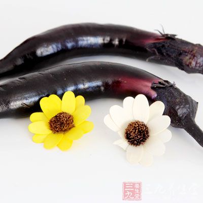 長茄子1條，臘腸1截，蚝油1勺