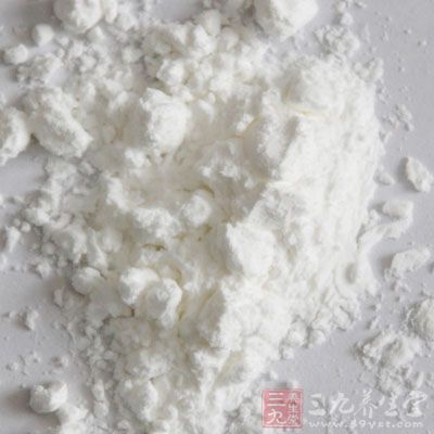 低筋面粉200克,花生醬130克,花生油100ML,細砂糖80克 低筋面粉200克,花生醬130克,花生油100ML,細砂糖80克