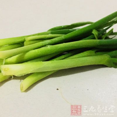 西葫蘆200克,雞蛋150克,鹽4克,味精2克,大蔥10克,植物油30克 西葫蘆200克,雞蛋150克,鹽4克,味精2克,大蔥10克,植物油30克