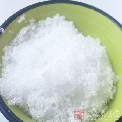 鹽3g，味精2g，香油4g，海鮮醬油3g，蔥姜末4g，料酒3g，胡椒粉3g，白糖2g