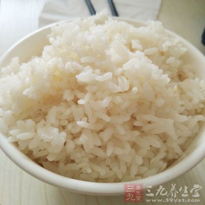 白米飯100g,土豆(馬鈴薯)1/2個 白米飯100g,土豆(馬鈴薯)1/2個