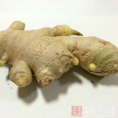 肉糜200g、土豆1個、鹹蛋黃5個、香蔥5根、姜1塊、鹽1茶匙