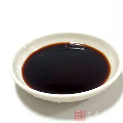 蒸好的茄子，加入蒜泥，香菜碎，香油，生抽，鹽，味精拌勻即可