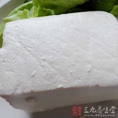 豆腐1塊,黃瓜半根,胡蘿卜1根 豆腐1塊,黃瓜半根,胡蘿卜1根