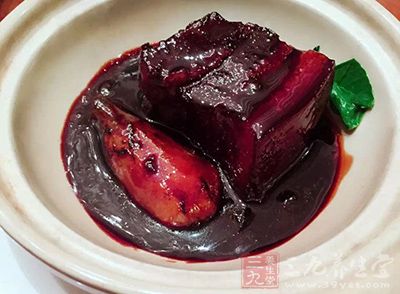 夏季是吃炖肉的季節