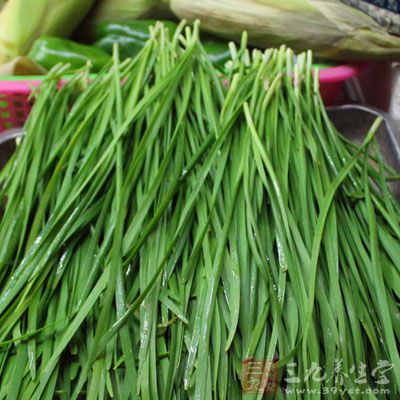 小麥面粉500克，雞蛋150克，韭菜200克，對蝦150克
