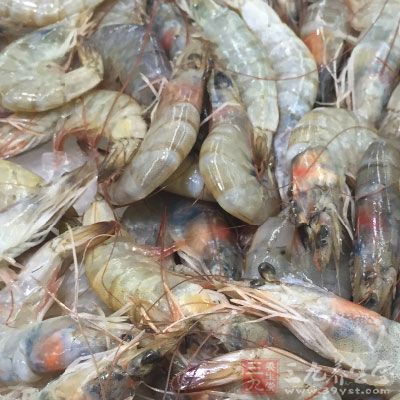 鮮蝦半斤、茶葉一小包 鮮蝦半斤、茶葉一小包