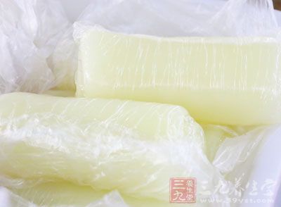 綠豆涼粉300克、蝦皮20克、碎肉100克
