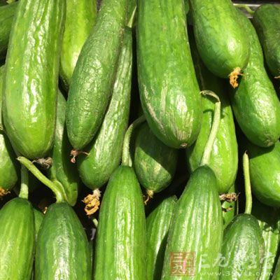 涼粉、黃瓜、蔥、紅油辣子、鹽、味精、花椒粉