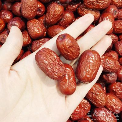 薏苡仁10克,紅棗5枚,白扁豆10克 薏苡仁10克,紅棗5枚,白扁豆10克