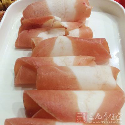 羊肉片150公克，空心菜100公克，姜絲少許