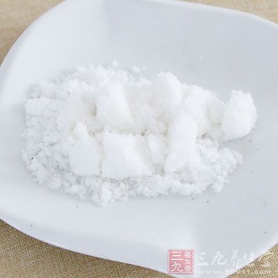 剝殼後加入啤酒、白糖、醬油、鹽一起煮,煮干即可 剝殼後加入啤酒、白糖、醬油、鹽一起煮,煮干即可