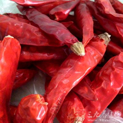 柴魚,肉末,姜絲,蒜末,豆豉,辣椒,魚干,酒,雞湯,糖,醬油,白胡椒,麻油 柴魚,肉末,姜絲,蒜末,豆豉,辣椒,魚干,酒,雞湯,糖,醬油,白胡椒,麻油