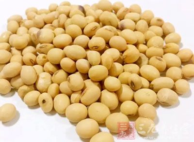 黃豆鈣含量豐富,豬蹄中含有豐富的膠原蛋白 黃豆鈣含量豐富,豬蹄中含有豐富的膠原蛋白