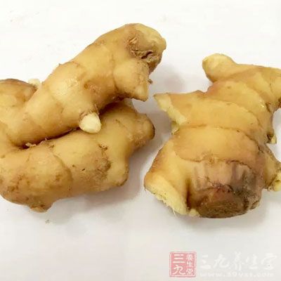 草魚、豆腐、蔥、姜、蒜、花椒、八角、干辣椒、花雕酒 草魚、豆腐、蔥、姜、蒜、花椒、八角、干辣椒、花雕酒