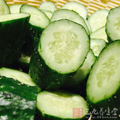 黃瓜、豆芽、面條、醬油、芝麻醬、麻油、蔥、蒜、糖、醋、花椒粉 黃瓜、豆芽、面條、醬油、芝麻醬、麻油、蔥、蒜、糖、醋、花椒粉