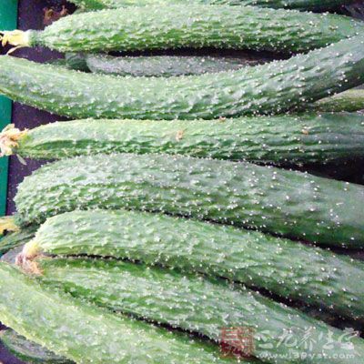綠豆芽200克，黃瓜半根