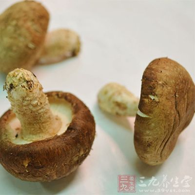 將香菇青菜倒入米粥砂鍋