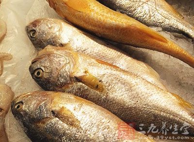 當然即使是炸黃花魚也是有不同的口味以及不同的做法的