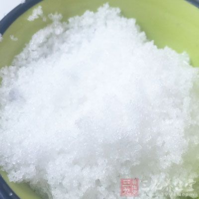 富強粉1杯半、甜奶粉1/2小袋、泡打粉1小勺、酵母1小勺、糖1勺