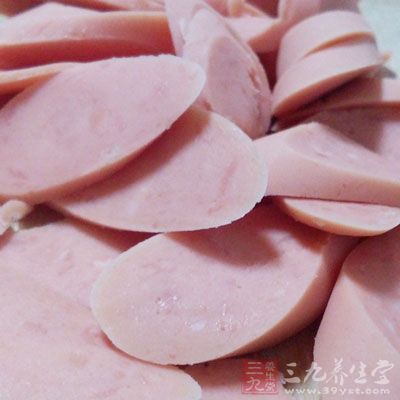 新鮮蠶豆瓣半斤,火腿4片,泡發好的銀耳6朵,蔥碎,姜碎少許,糖一小撮,鹽適量 新鮮蠶豆瓣半斤,火腿4片,泡發好的銀耳6朵,蔥碎,姜碎少許,糖一小撮,鹽適量