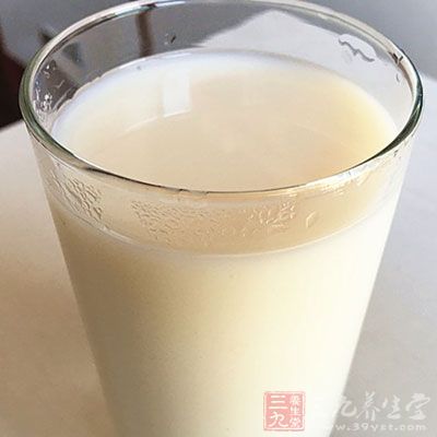 榴蓮果肉150g、淡奶油250ml、牛奶250ml 榴蓮果肉150g、淡奶油250ml、牛奶250ml