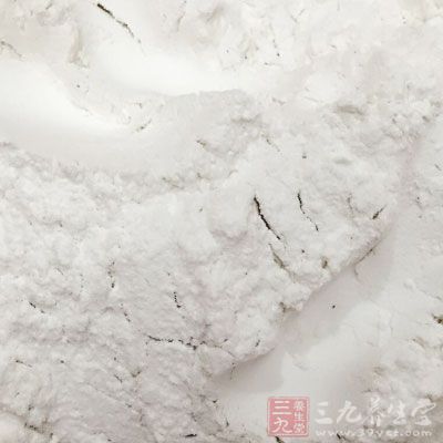 用雞蛋、面粉、澱粉調糊 用雞蛋、面粉、澱粉調糊