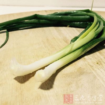 豬瘦肉,小蔥,蒜,澱粉,豆瓣醬2勺 豬瘦肉,小蔥,蒜,澱粉,豆瓣醬2勺