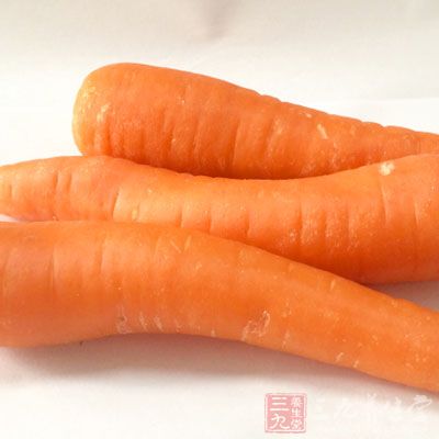 香菇，西芹，胡蘿卜，蒜，糖，油，鹽