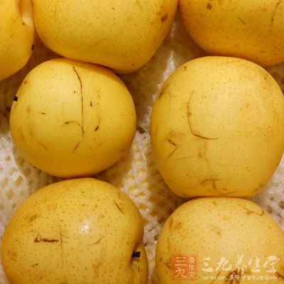 吃梨可以下火，但是梨性涼，生吃梨多了會傷身